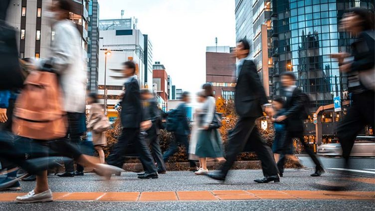  People walking on the street with a blurred effect